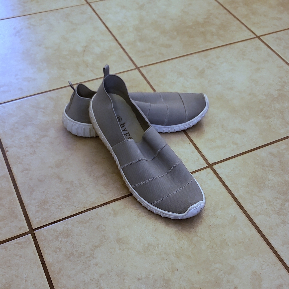 Running Shoes (Slip-on style)